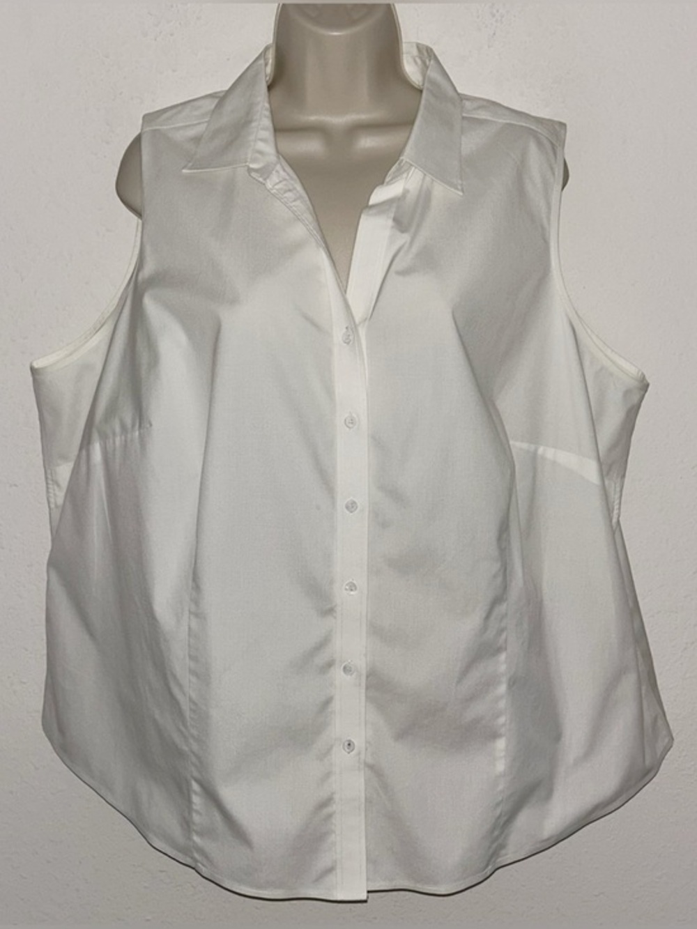Talbots White Sleeveless Button-Down Blouse